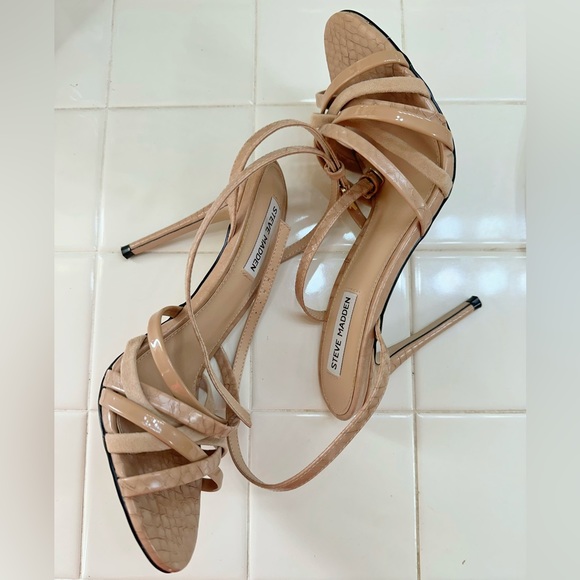 Never used!!! Steve Madden tan snake skin pattern stiletto heels! 4 inch heels! - Picture 4 of 8